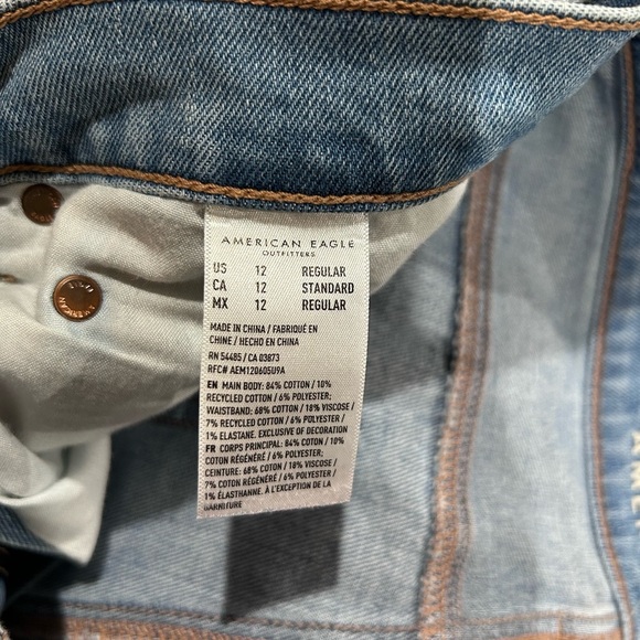 American Eagle Outfitters Women's Distressed Mom Jeans Blue Size 12 - Picture 4 of 4